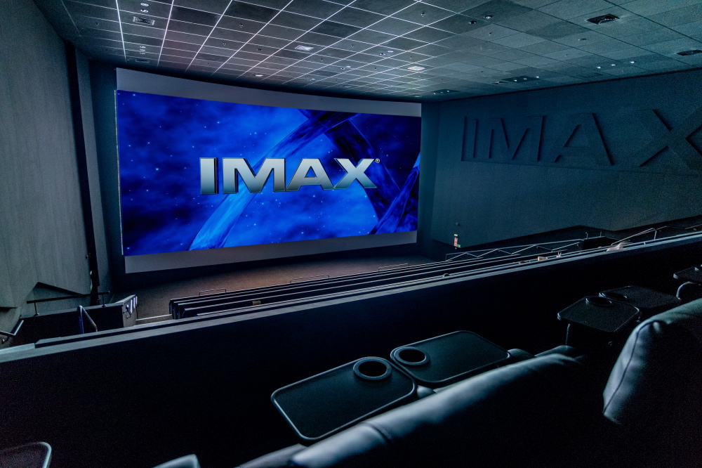 Préstamo de dinero terraza mediodía IMAX - Heron City - Madrid Las Rozas